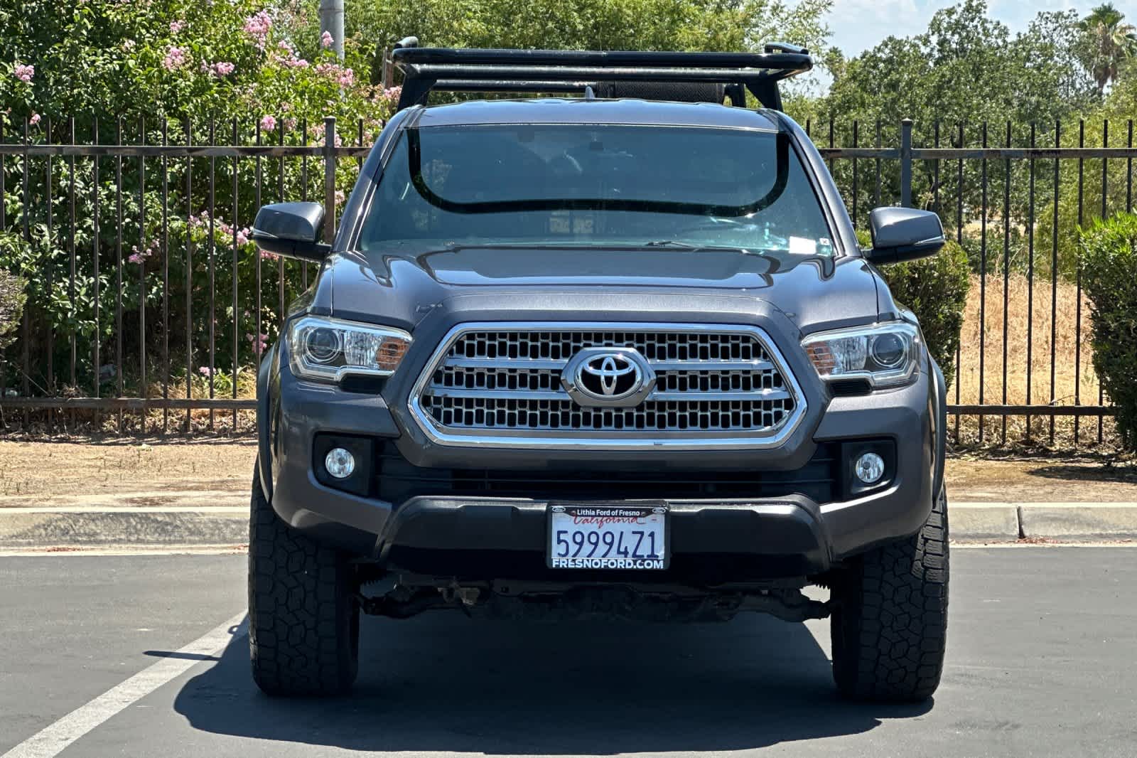 Thumbnail: 2016 Toyota Tacoma - 10