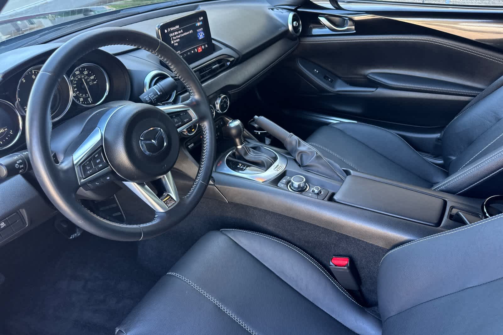 Thumbnail: 2023 Mazda MX-5 Miata - 10