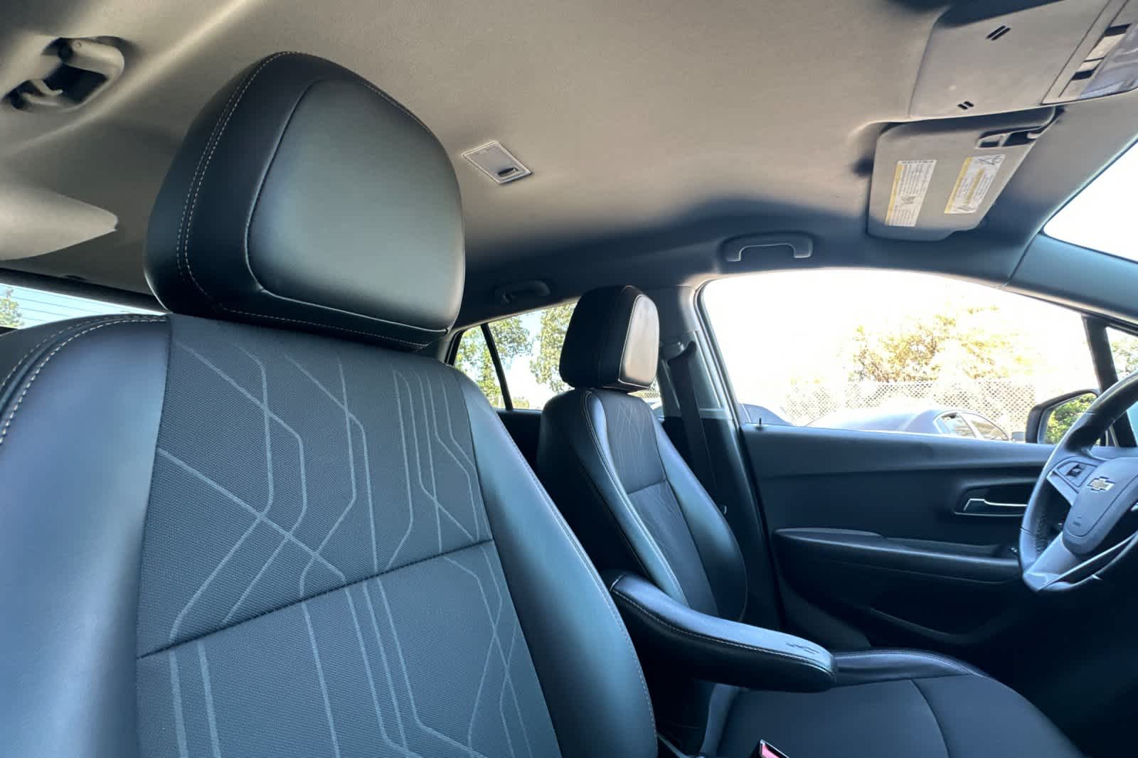 Thumbnail: 2018 Chevrolet Trax - 17