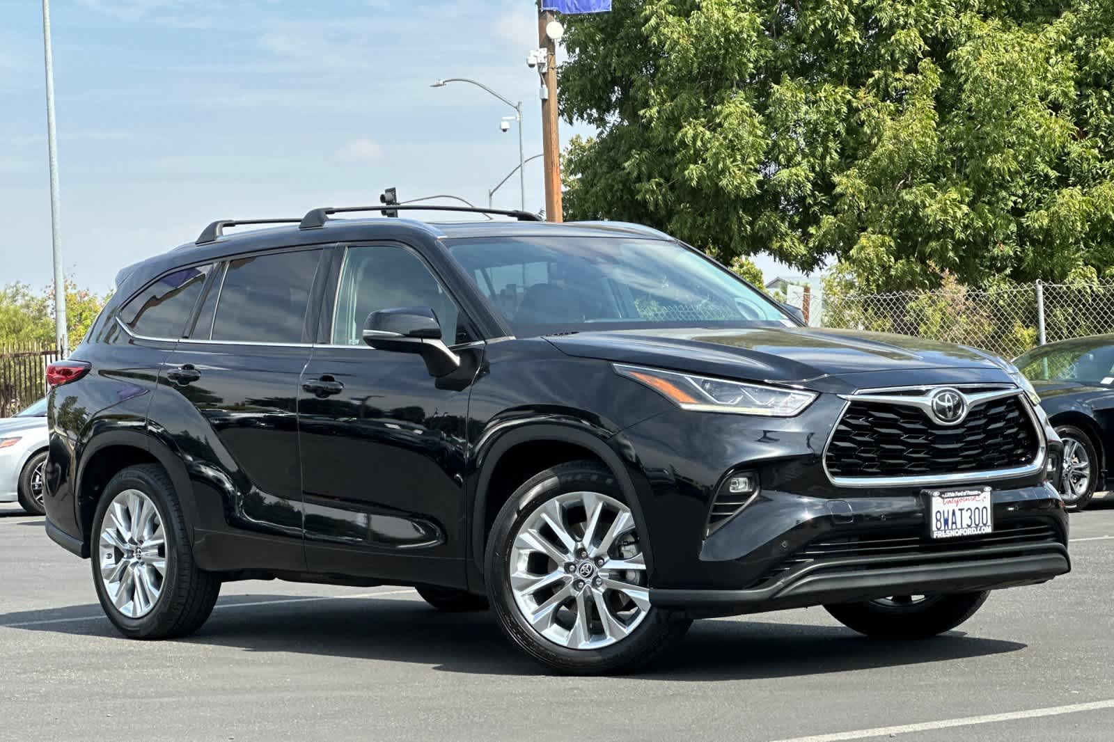 Thumbnail: 2020 Toyota Highlander - 10