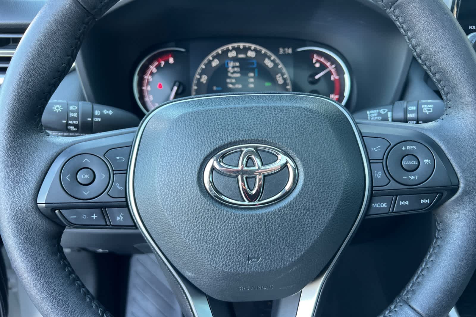 Thumbnail: 2023 Toyota RAV4 - 23