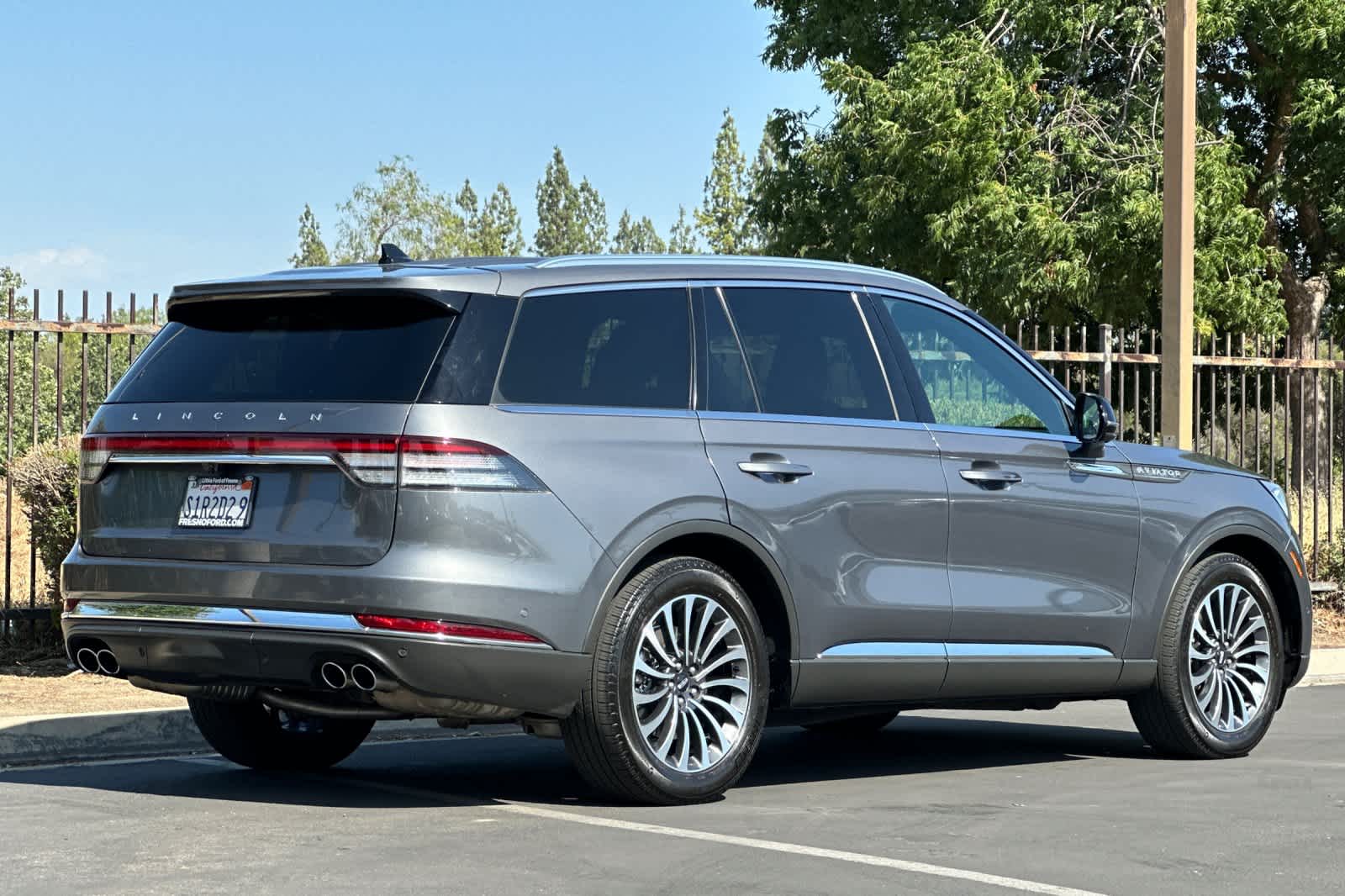 Thumbnail: 2022 Lincoln Aviator - 2