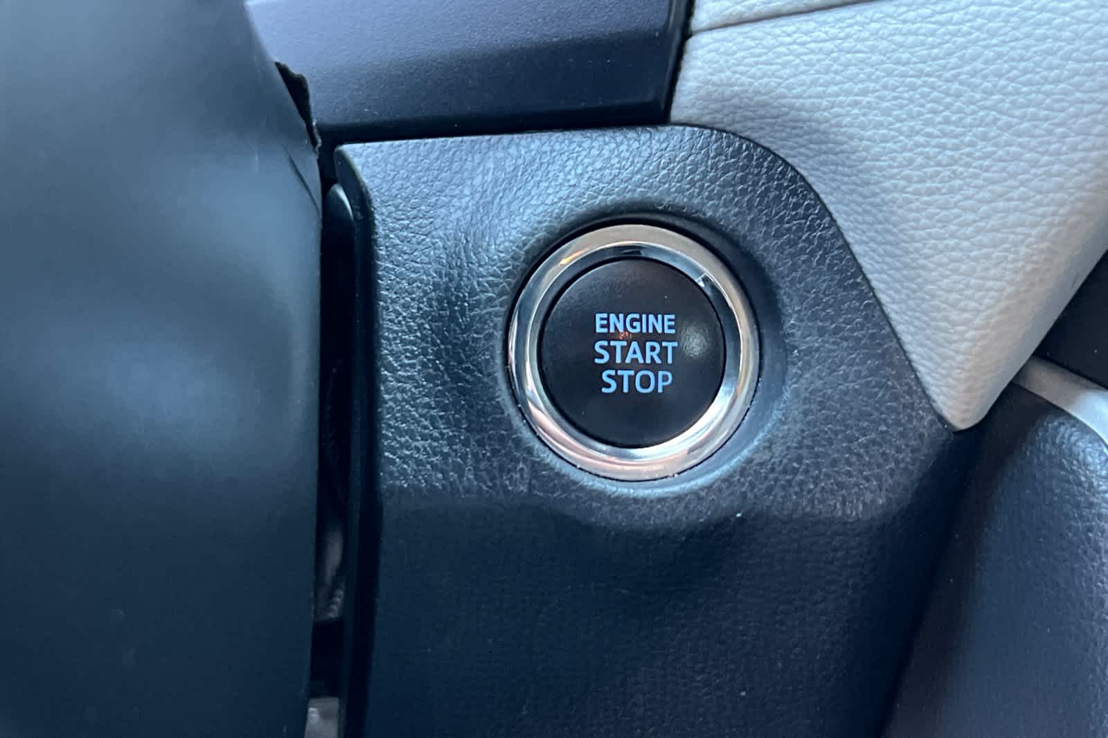 Thumbnail: 2020 Toyota RAV4 - 21