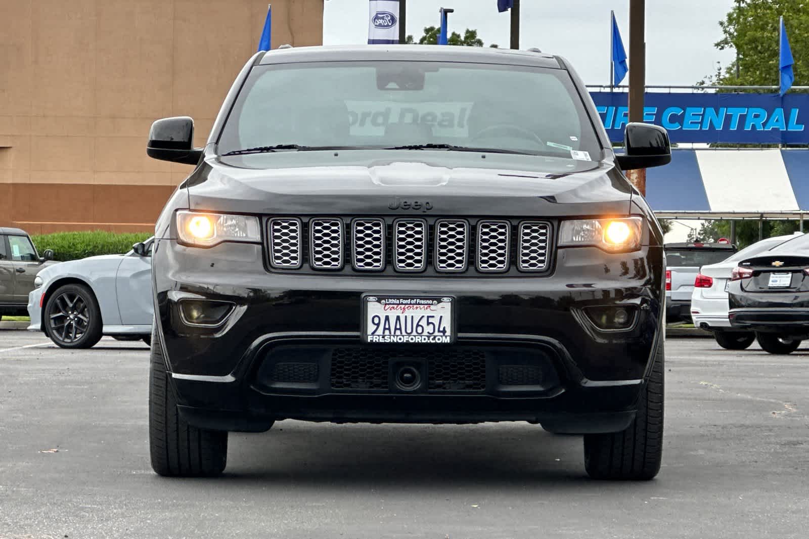 Thumbnail: 2022 Jeep Grand Cherokee - 10