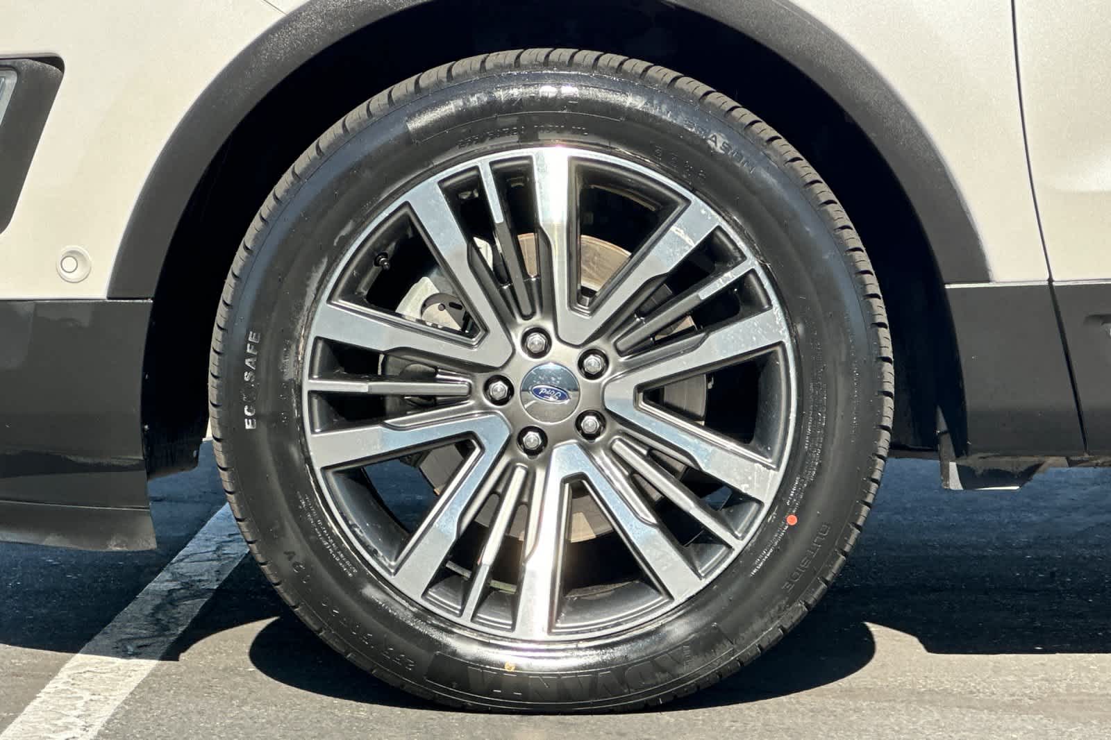 Thumbnail: 2017 Ford Explorer - 28