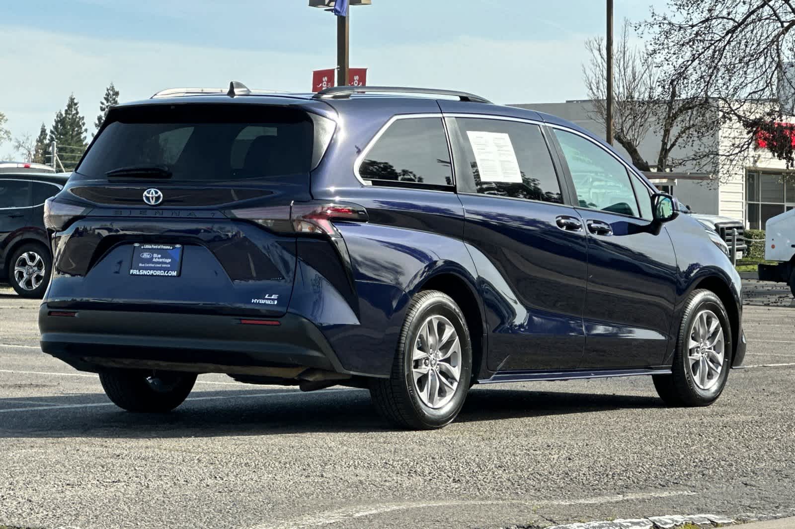 Thumbnail: 2024 Toyota Sienna - 2