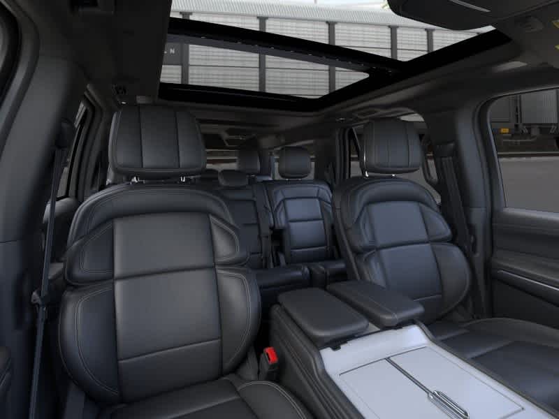 Thumbnail: 2026 Lincoln Navigator L - 11