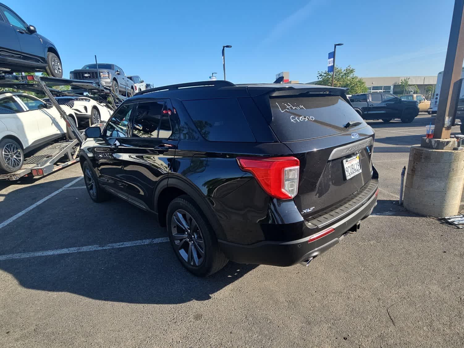 Thumbnail: 2022 Ford Explorer - 6