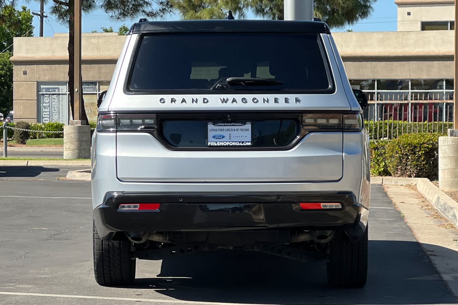 Thumbnail: 2024 Jeep Grand Wagoneer L - 8