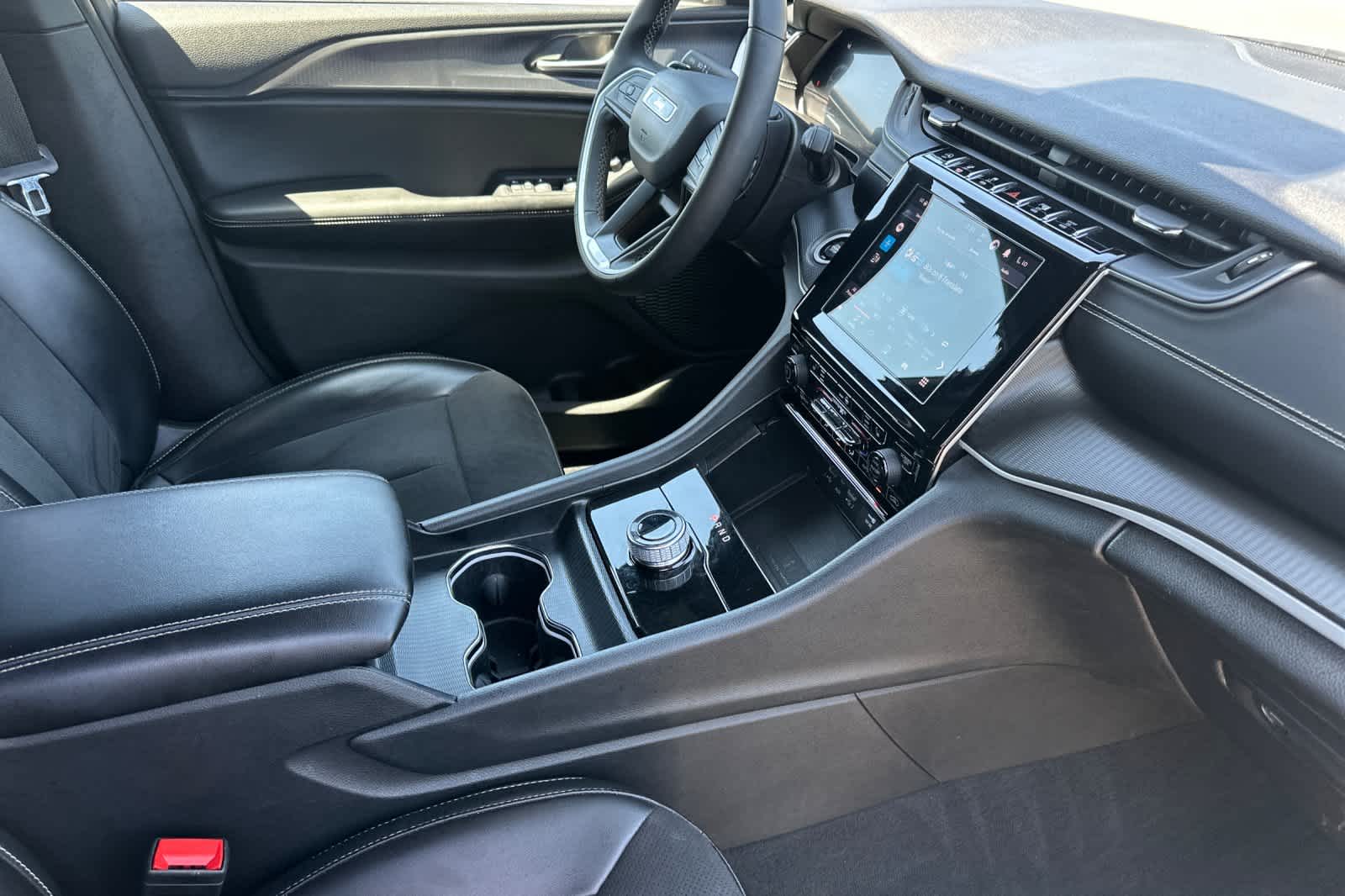 Thumbnail: 2023 Jeep Grand Cherokee - 17