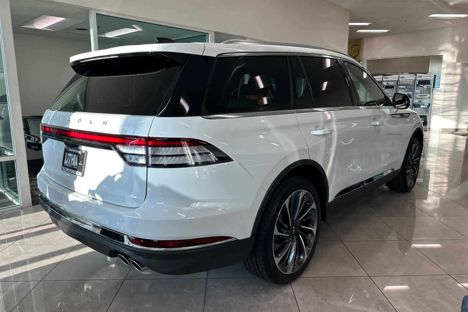 Thumbnail: 2026 Lincoln Aviator - 2