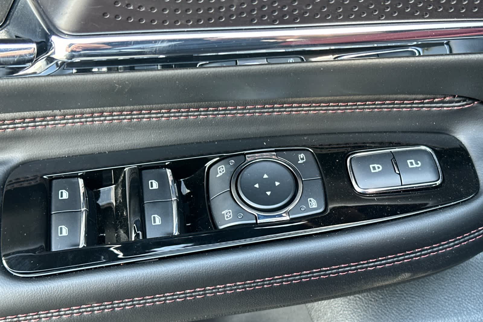 Thumbnail: 2025 Lincoln Corsair - 14