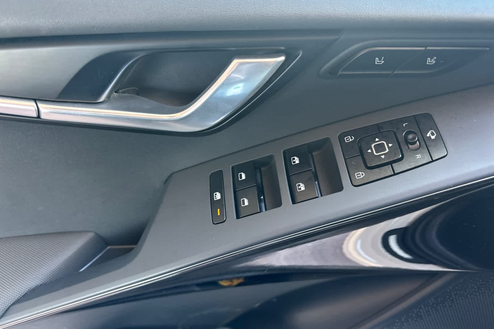 Thumbnail: 2024 Kia Niro - 12