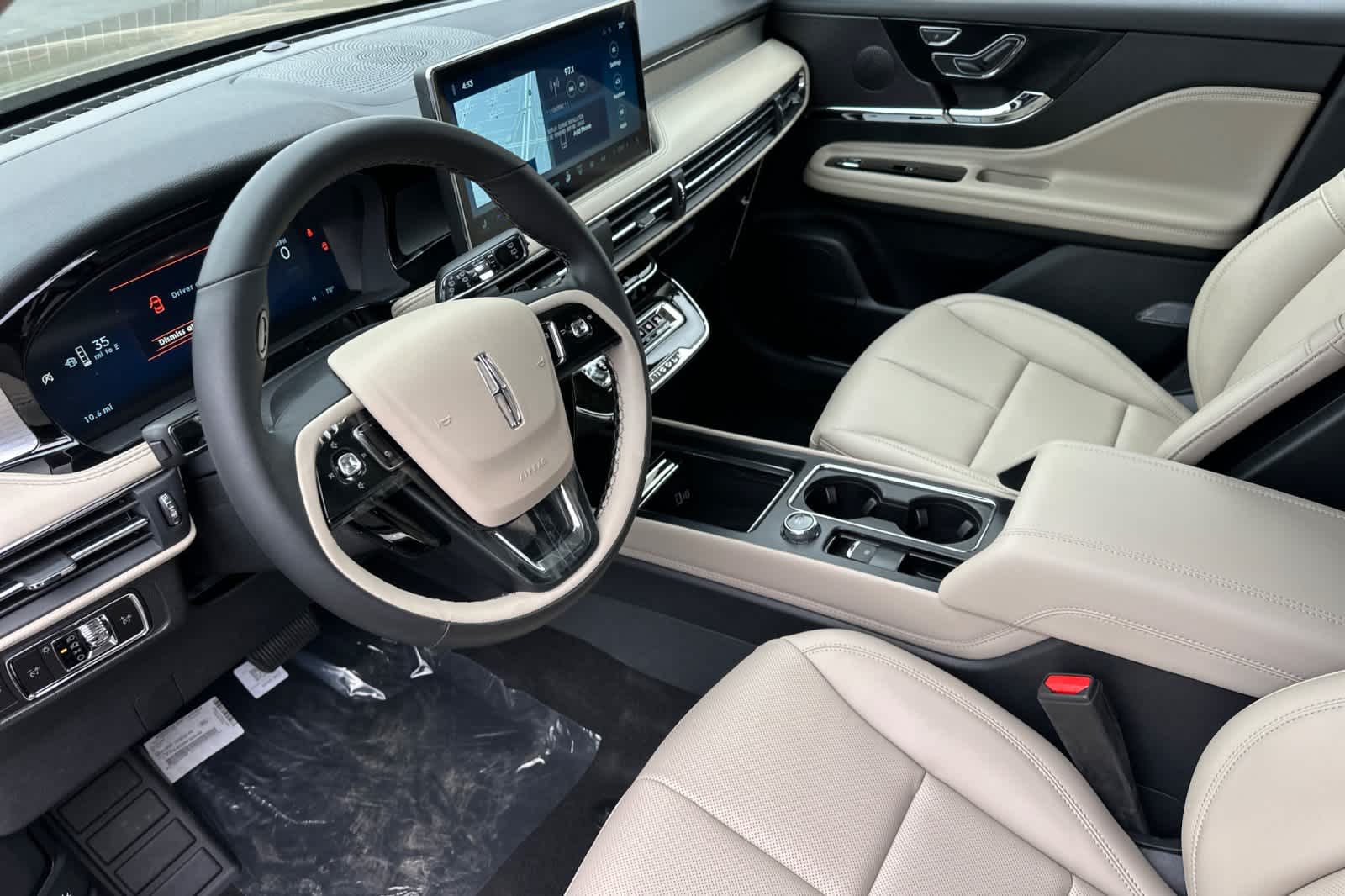 Thumbnail: 2025 Lincoln Corsair - 12