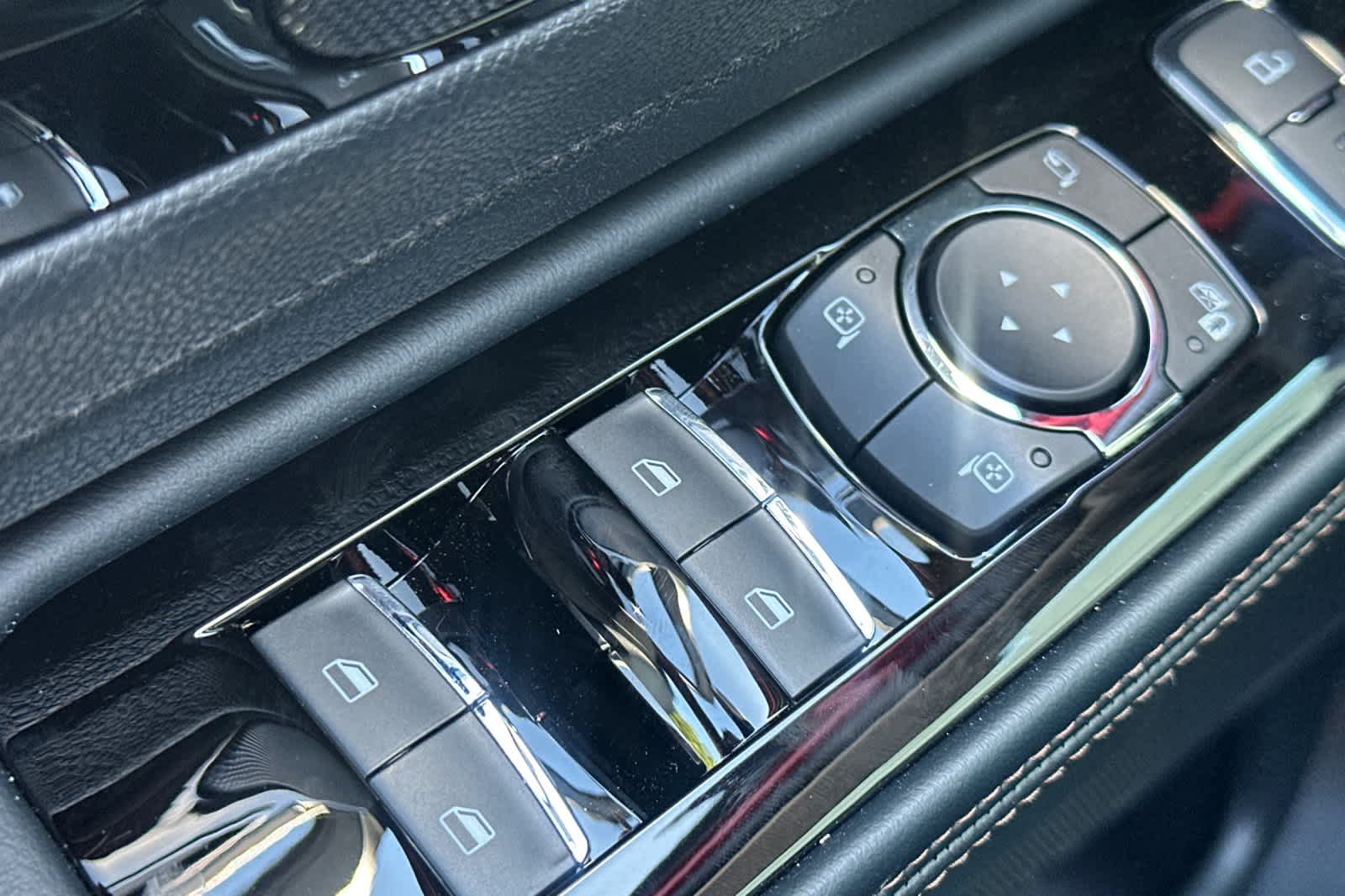 Thumbnail: 2026 Lincoln Aviator - 14