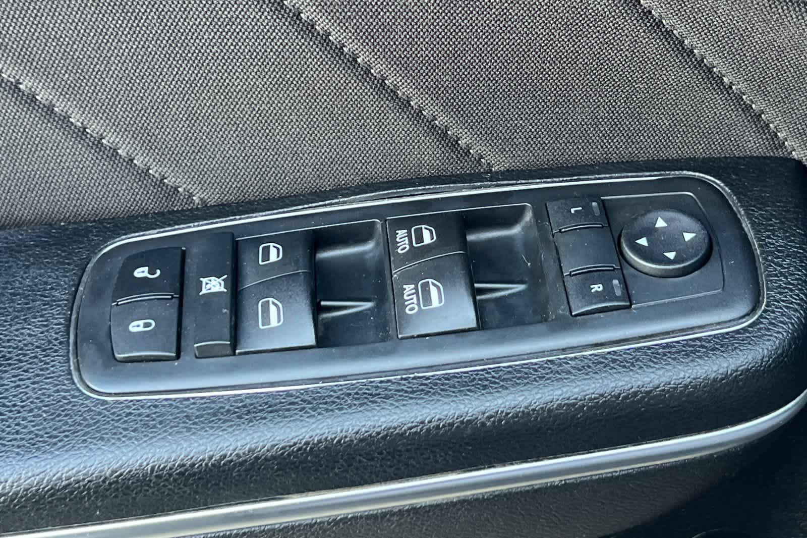 Thumbnail: 2017 Dodge Charger - 13