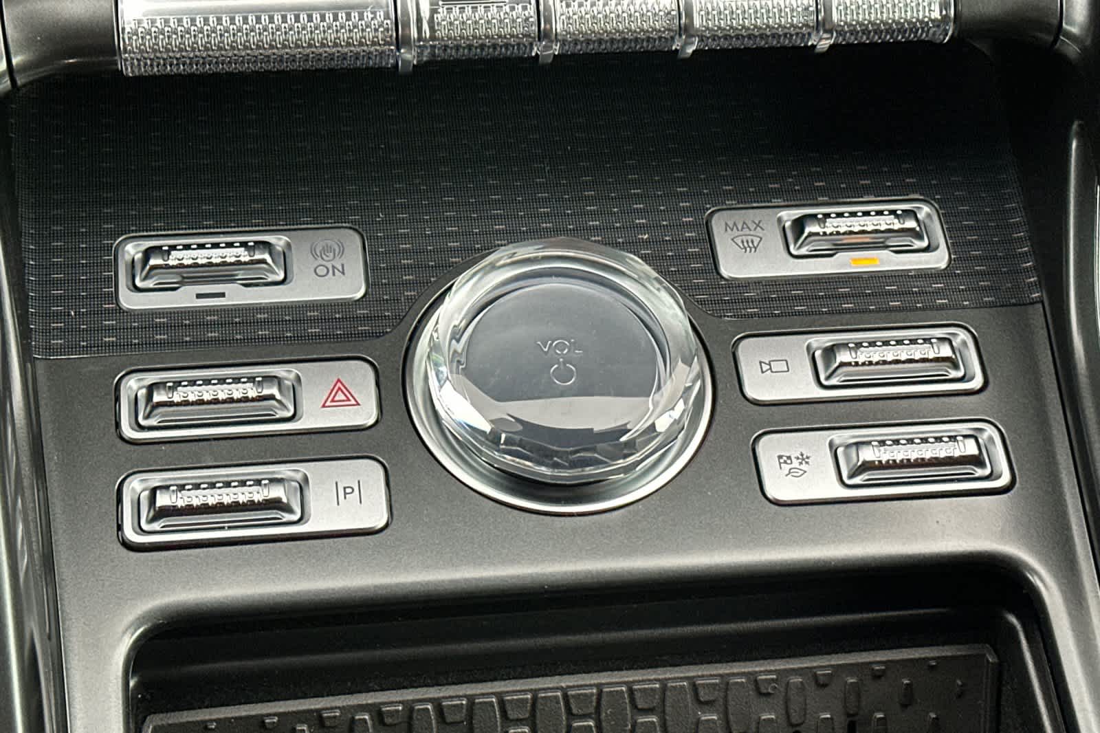 Thumbnail: 2026 Lincoln Nautilus - 21