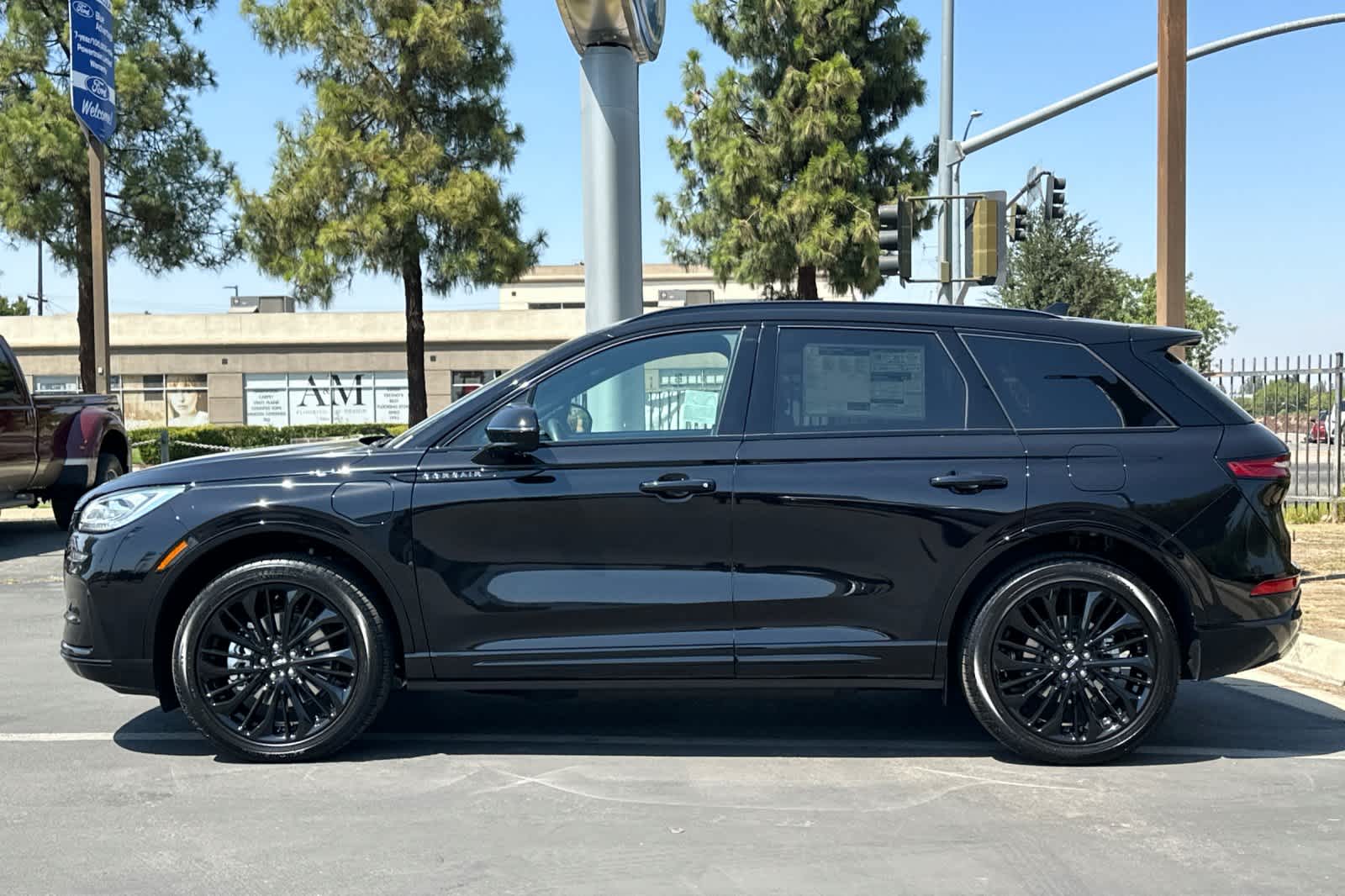 Thumbnail: 2025 Lincoln Corsair - 5