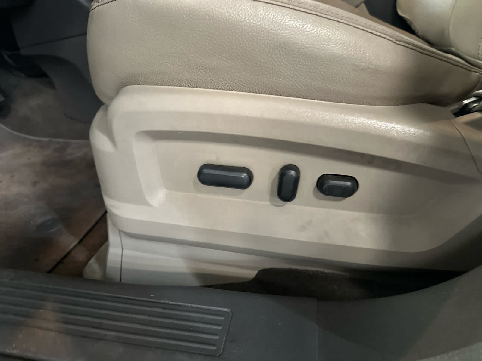 Thumbnail: 2013 Ford Edge - 9