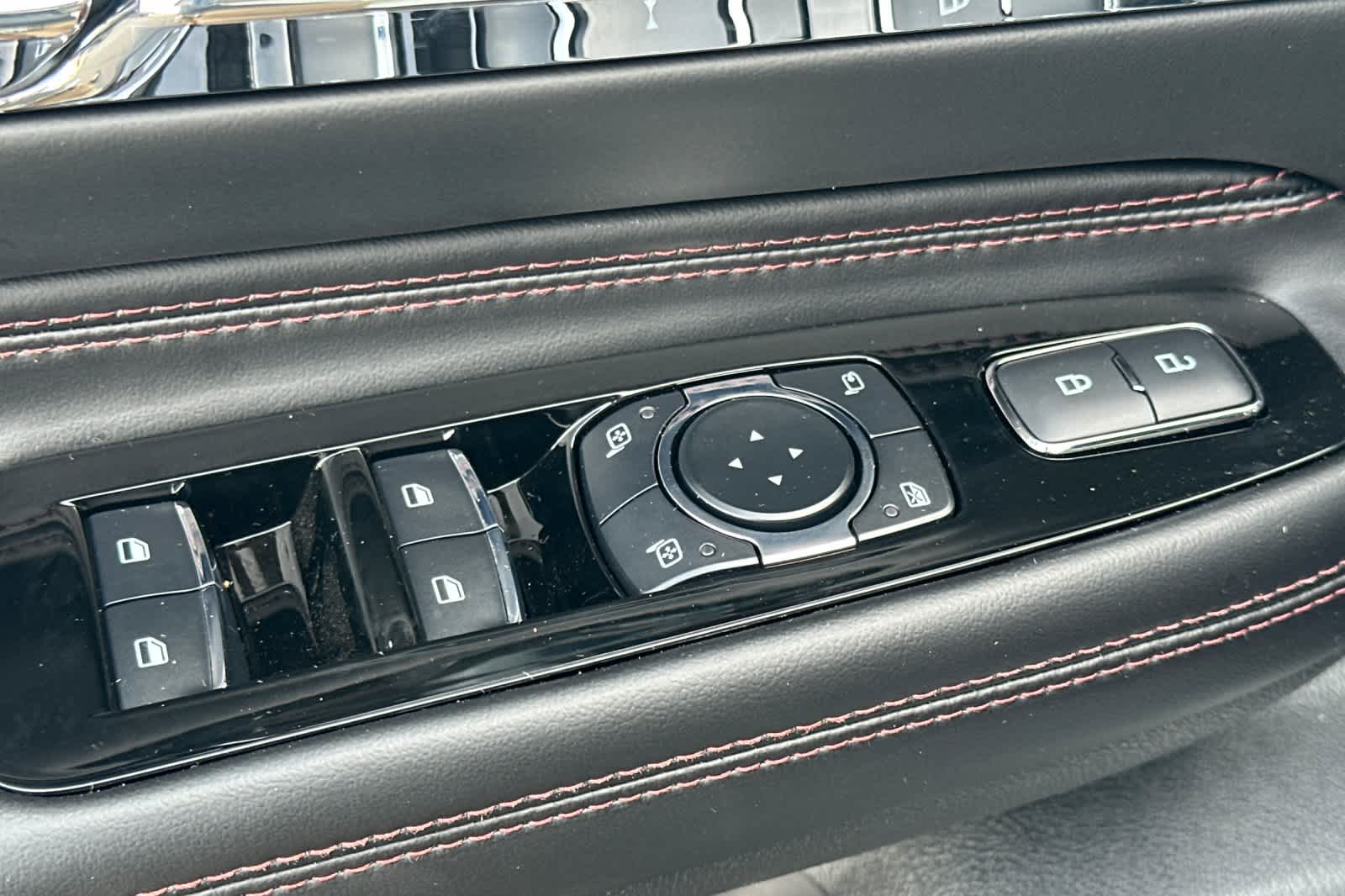 Thumbnail: 2026 Lincoln Corsair - 14