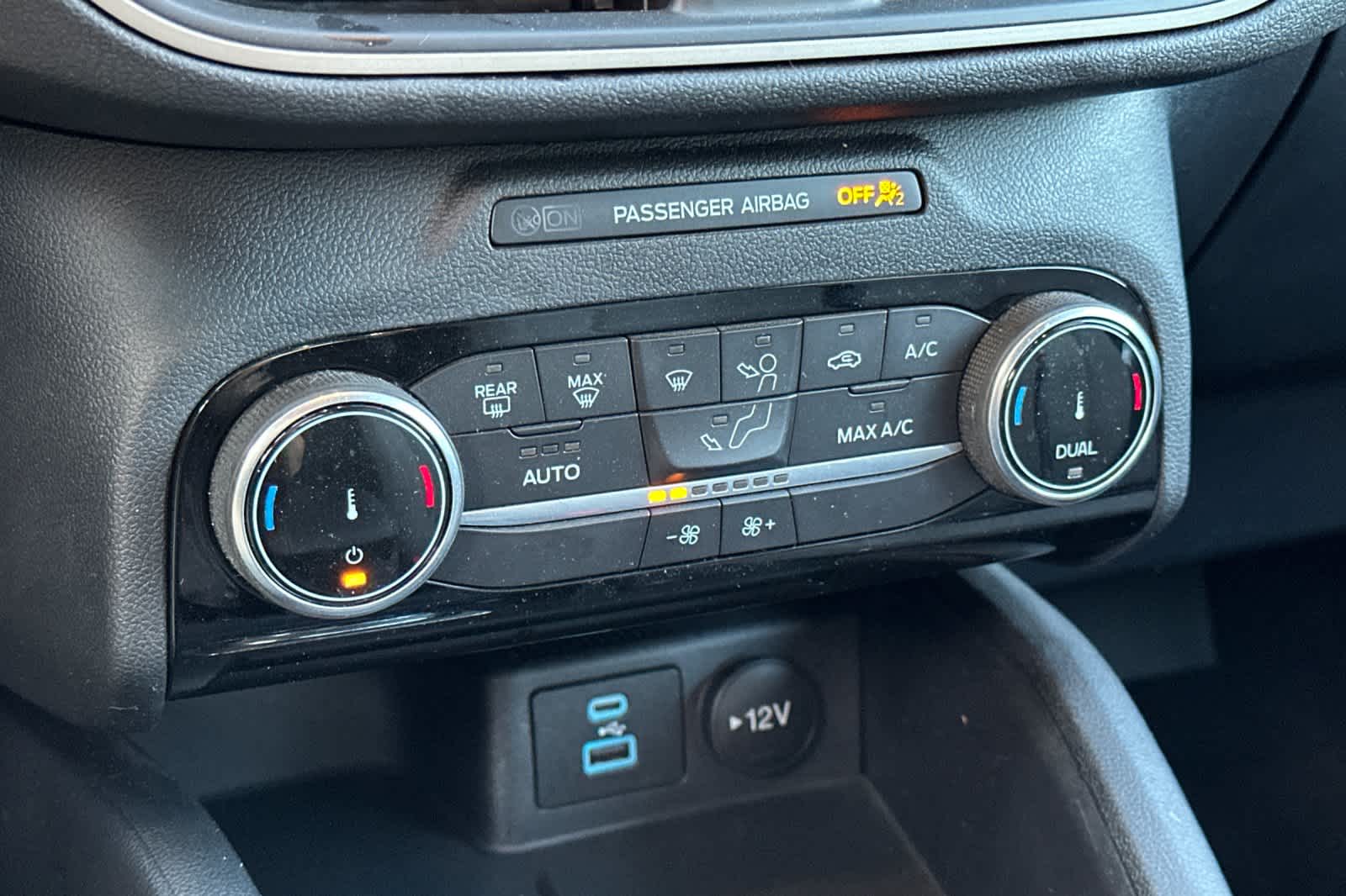 Thumbnail: 2022 Ford Escape - 20