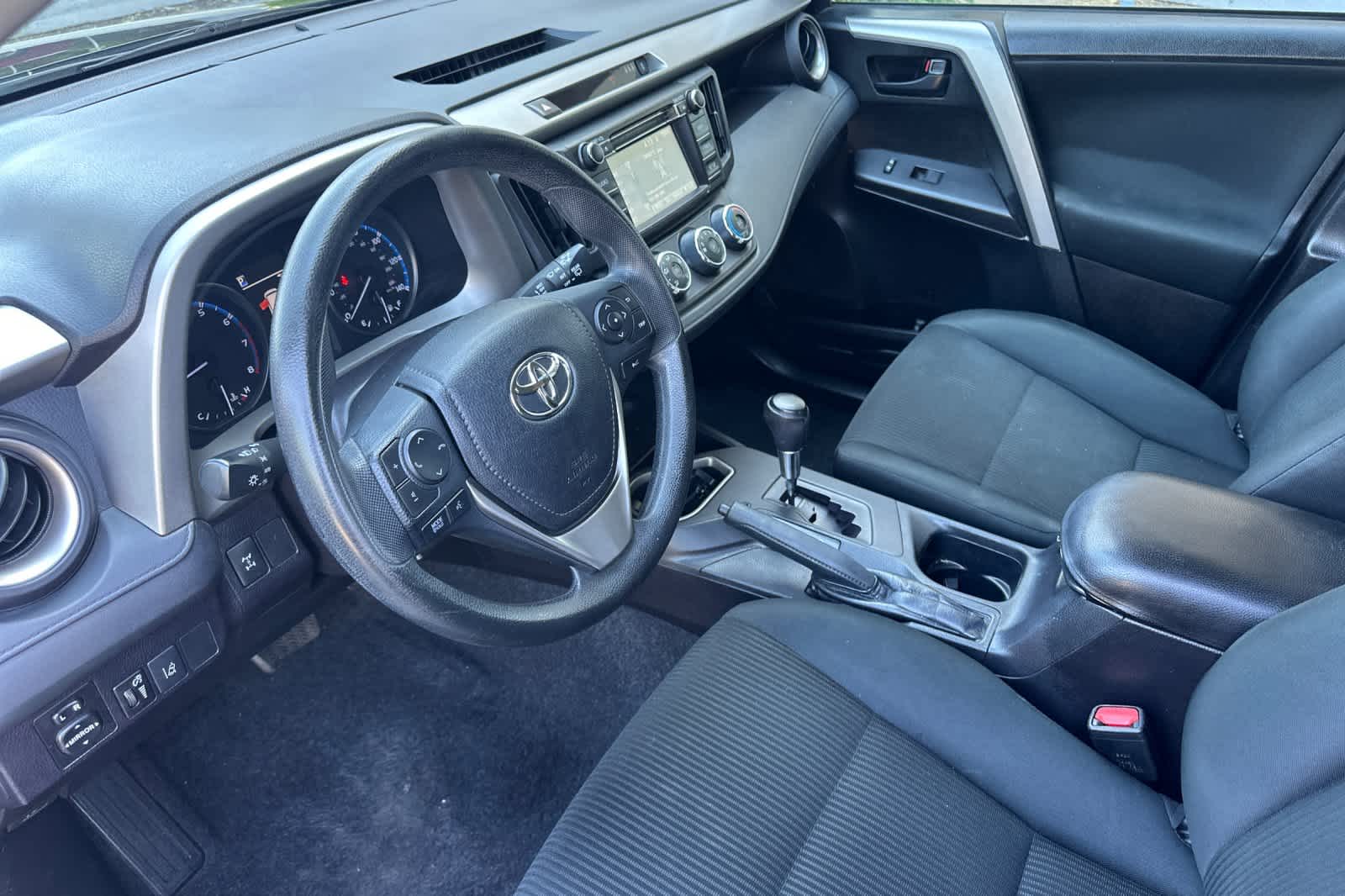 Thumbnail: 2018 Toyota RAV4 - 11
