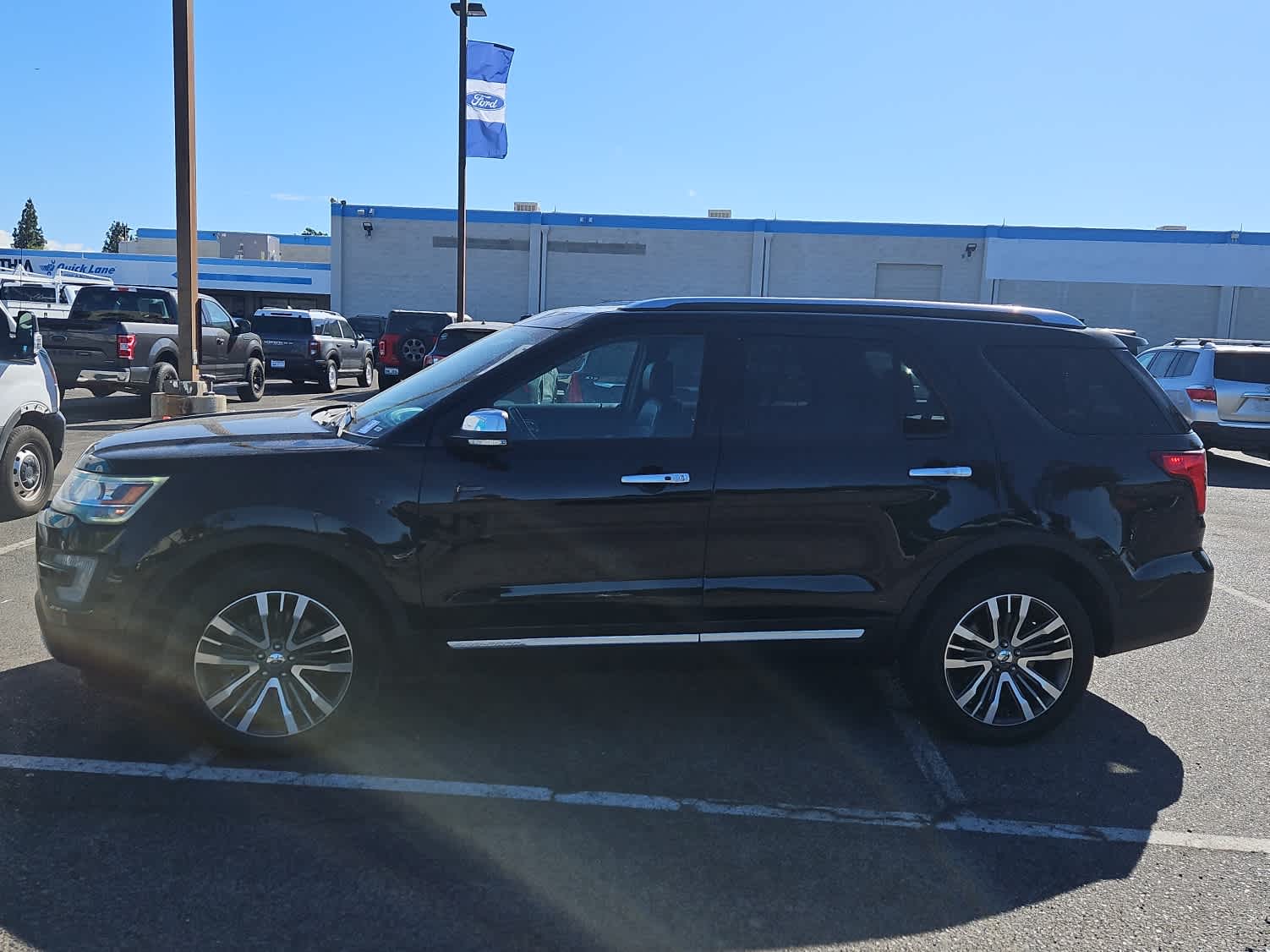 Thumbnail: 2017 Ford Explorer - 5