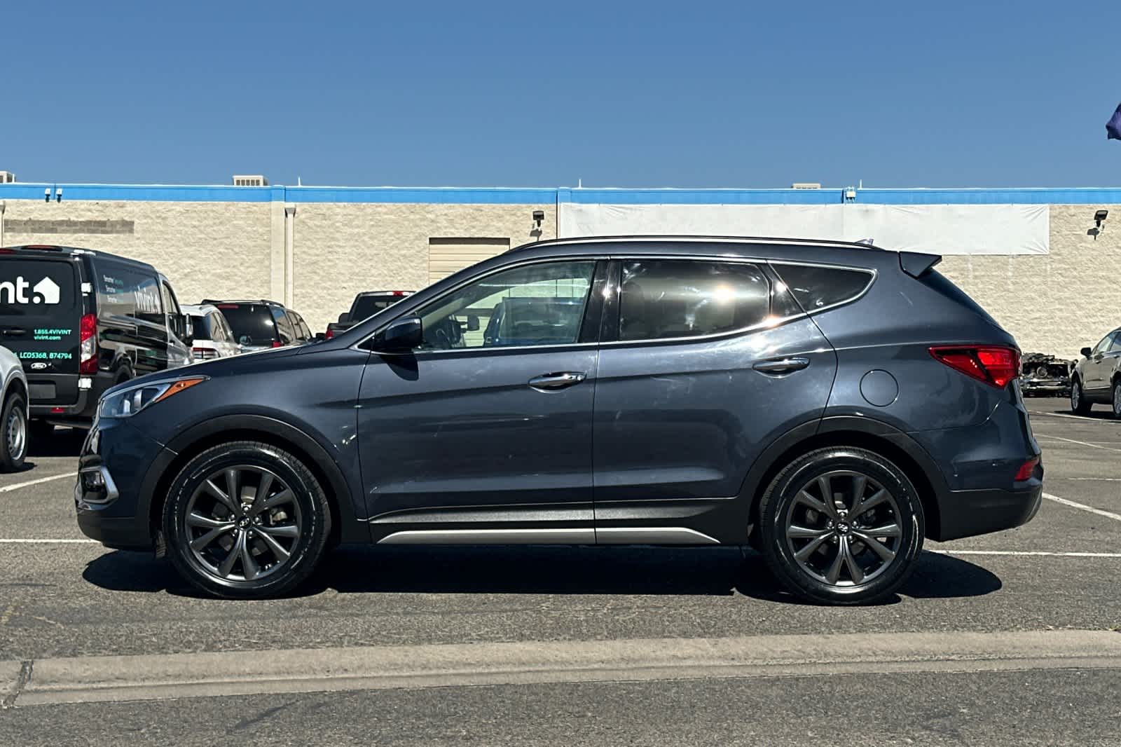 Thumbnail: 2017 Hyundai Santa Fe - 5