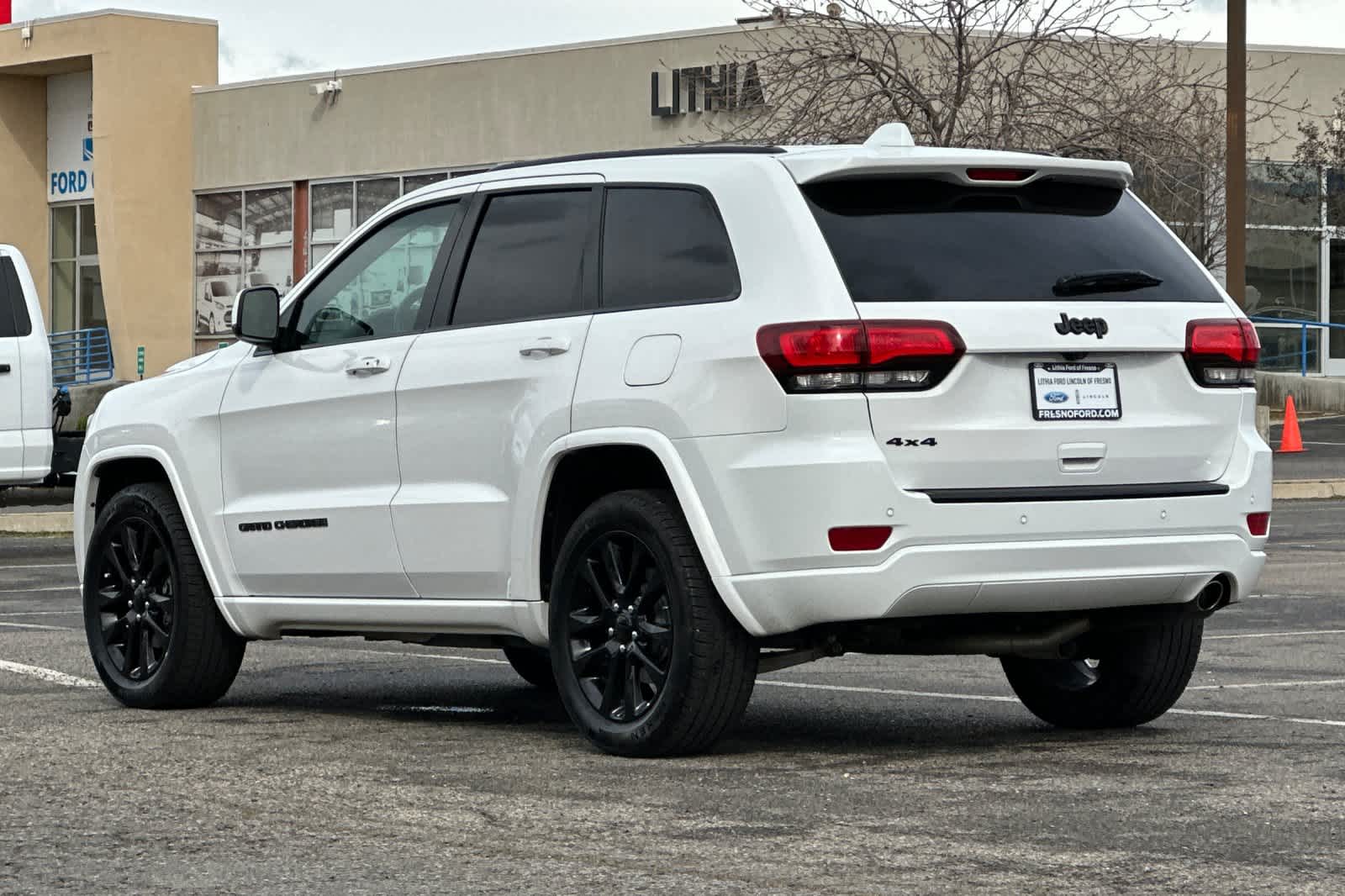 Thumbnail: 2018 Jeep Grand Cherokee - 6