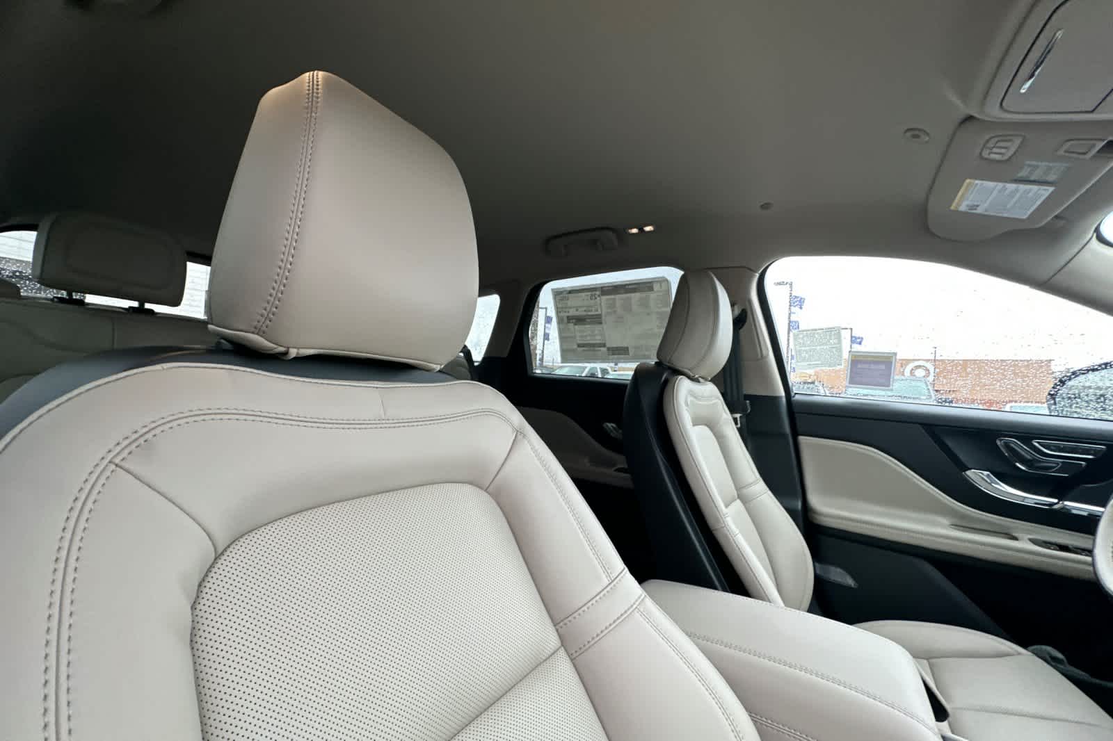 Thumbnail: 2025 Lincoln Corsair - 18