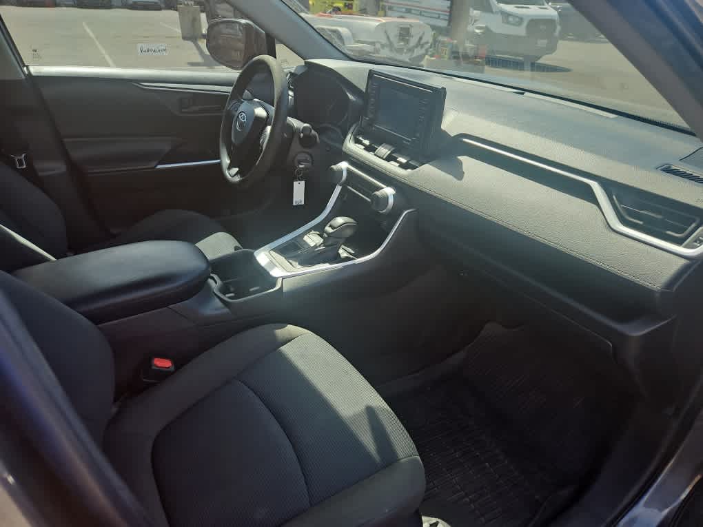 Thumbnail: 2022 Toyota RAV4 - 12