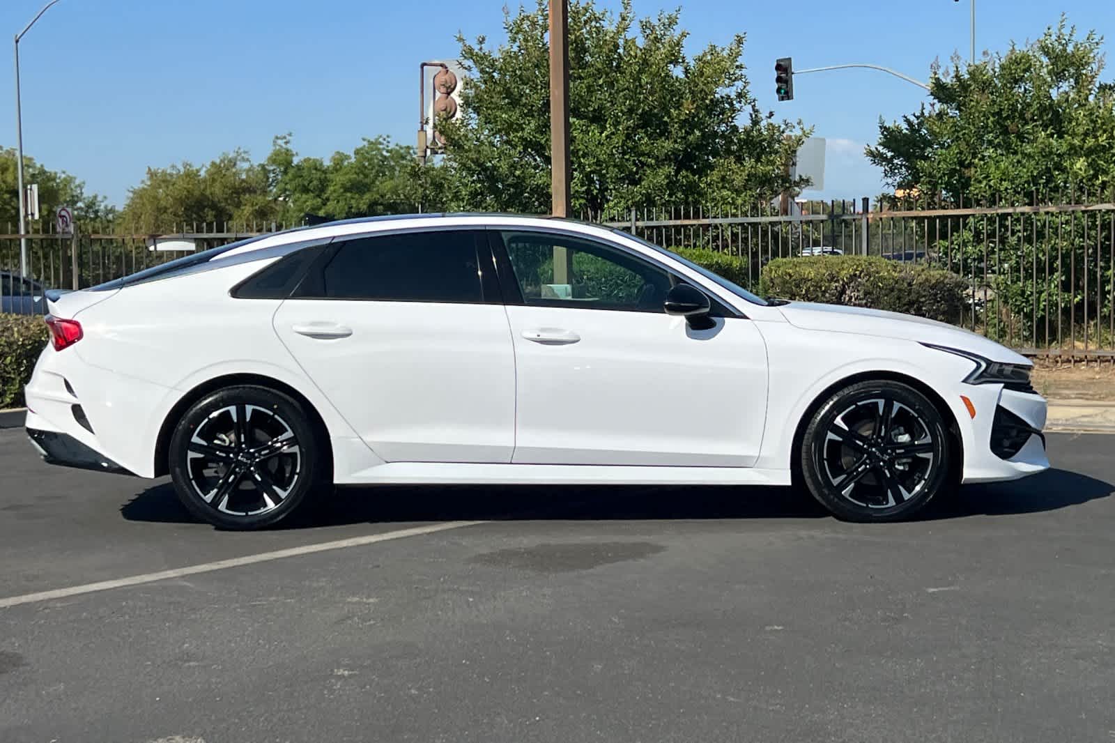 Thumbnail: 2022 Kia K5 - 8