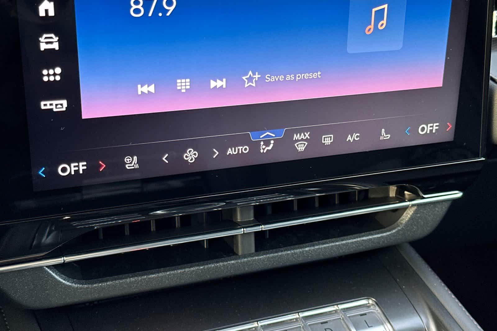 Thumbnail: 2026 Lincoln Nautilus - 21