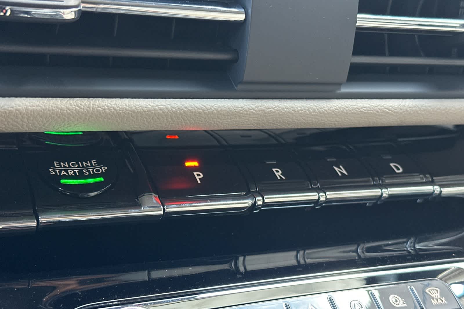 Thumbnail: 2025 Lincoln Corsair - 23