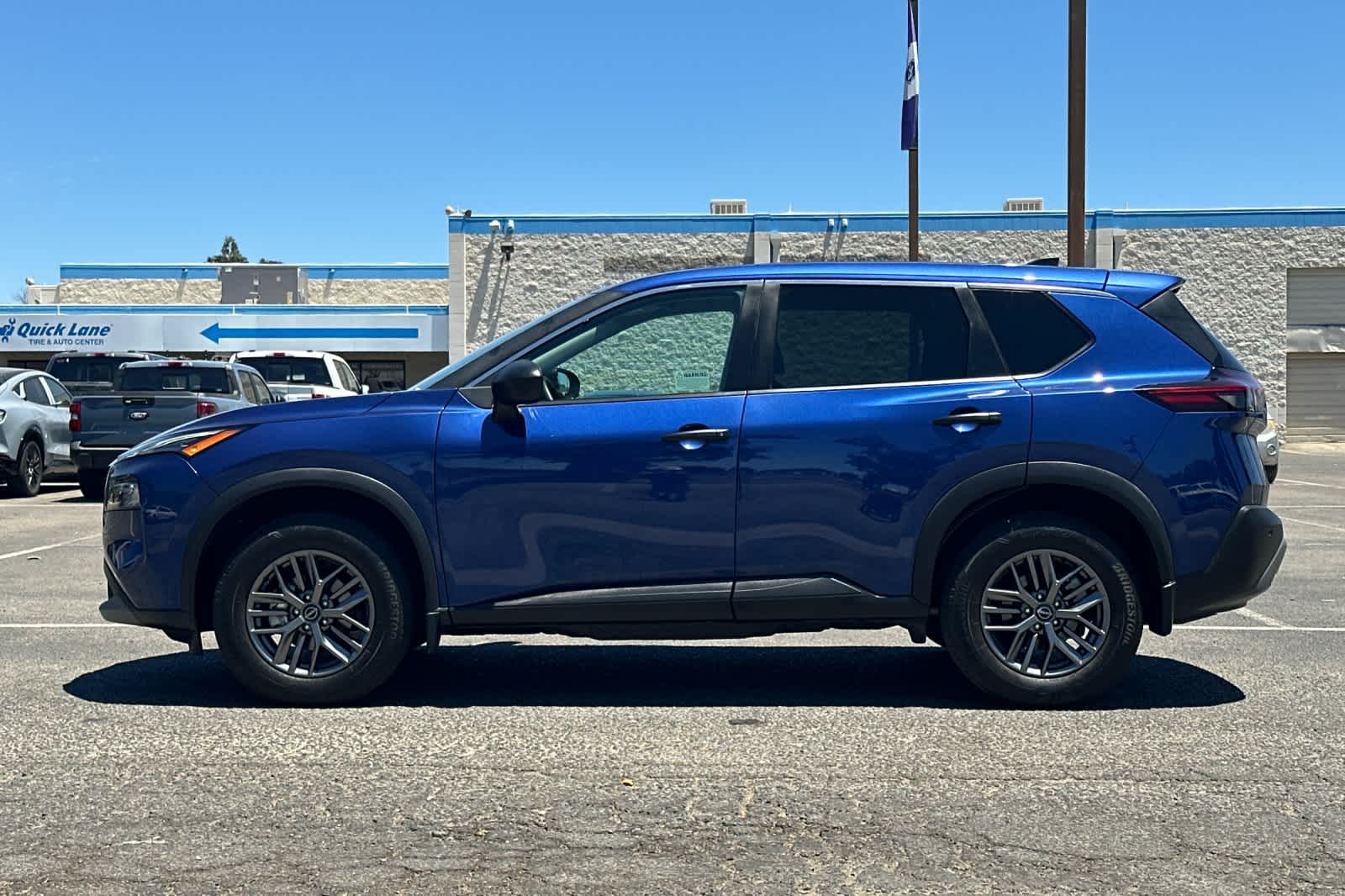 Thumbnail: 2023 Nissan Rogue - 4