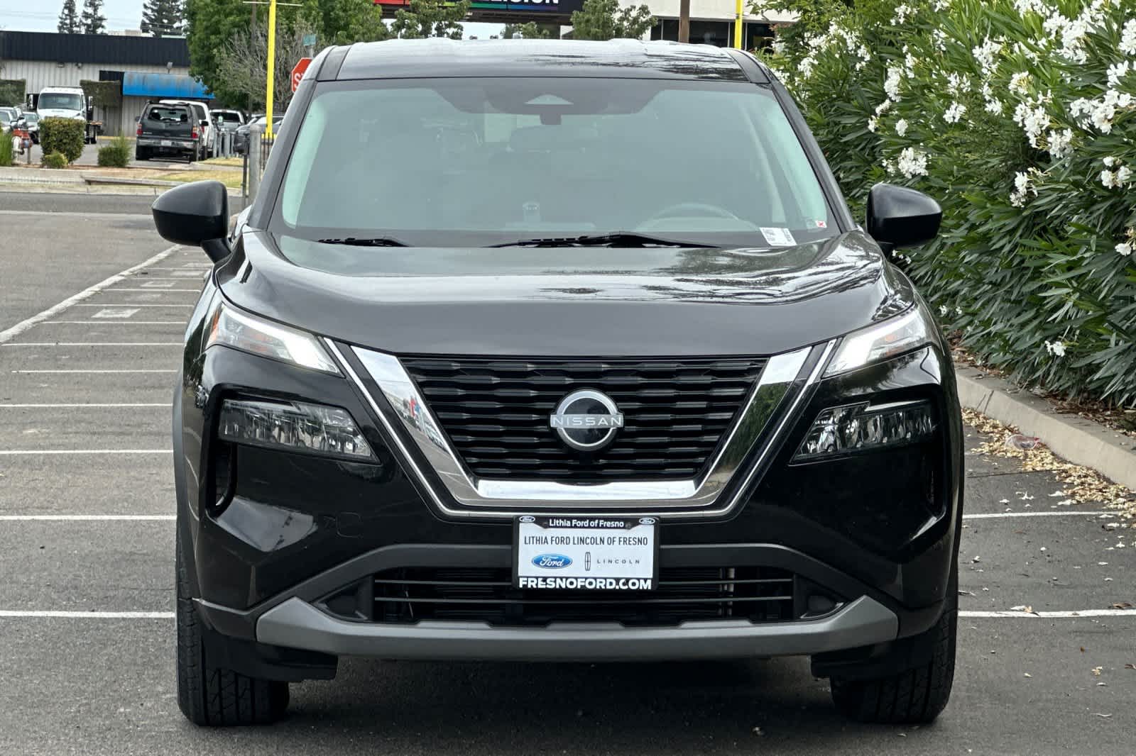 Thumbnail: 2023 Nissan Rogue - 10