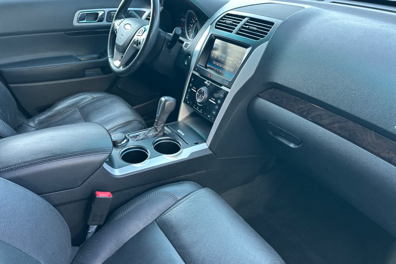 Thumbnail: 2014 Ford Explorer - 17