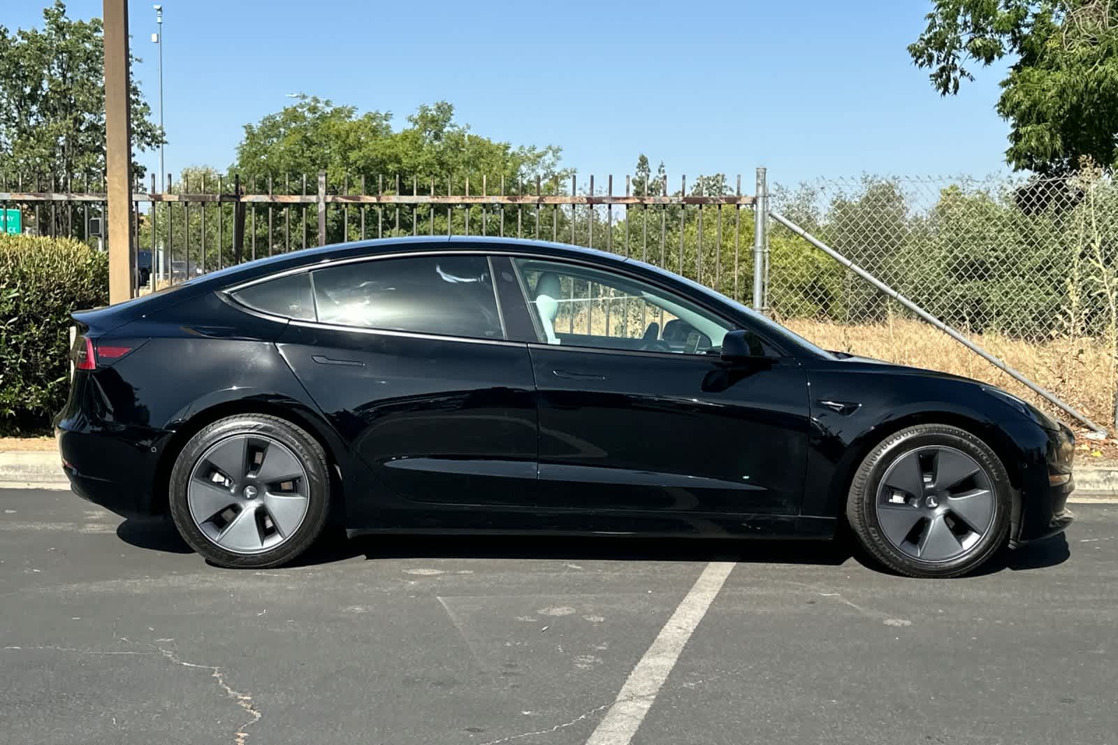 Thumbnail: 2022 Tesla Model 3 - 8