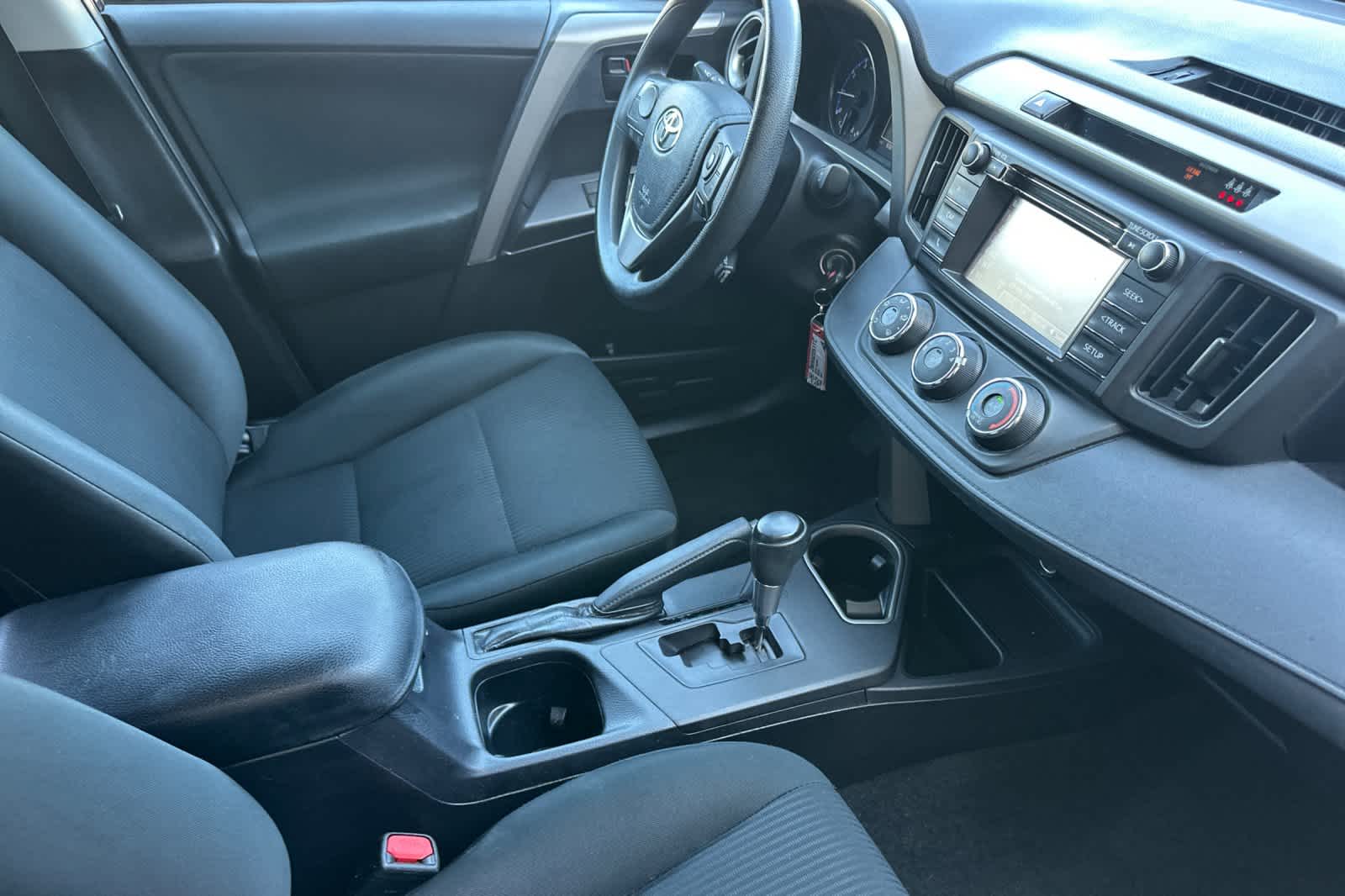 Thumbnail: 2018 Toyota RAV4 - 16