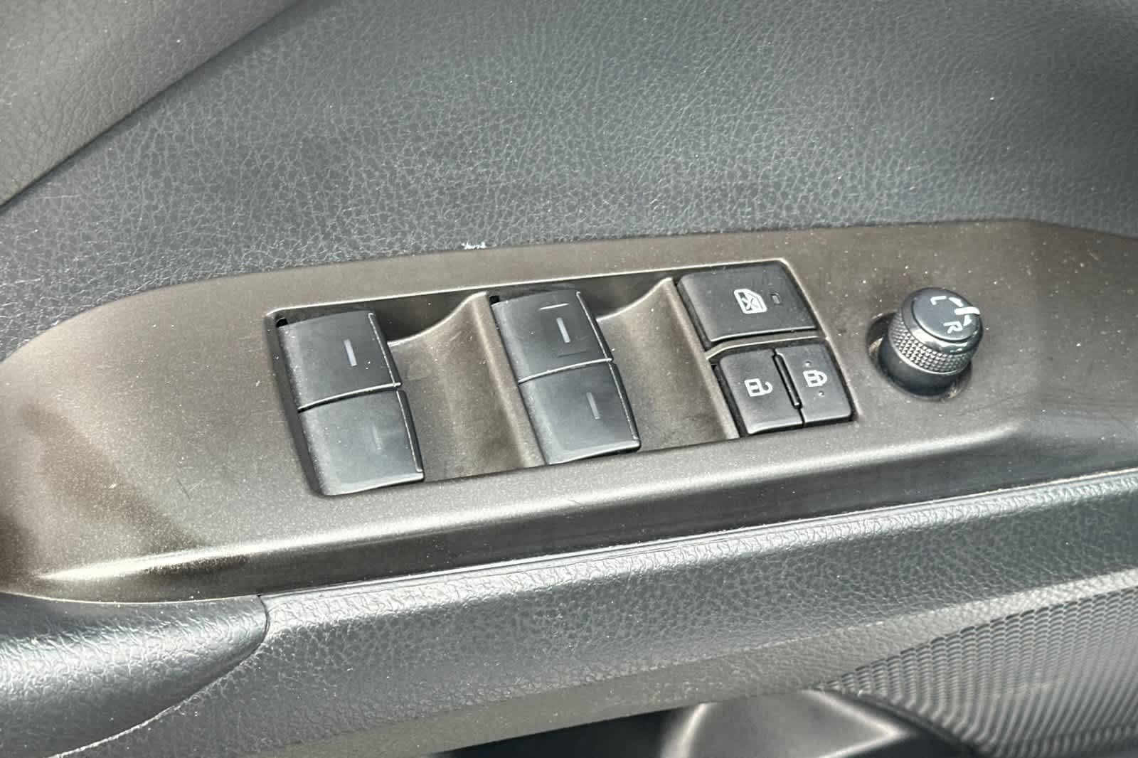 Thumbnail: 2023 Toyota Camry - 13