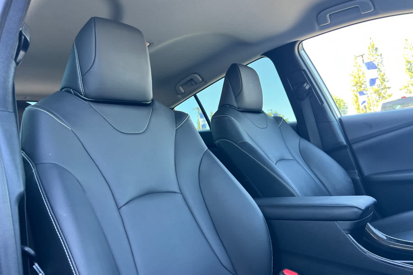 Thumbnail: 2021 Toyota Prius Prime - 18