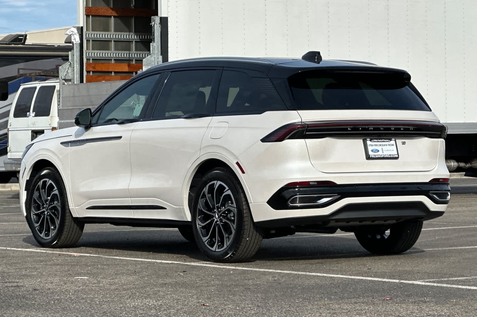 Thumbnail: 2026 Lincoln Nautilus - 6