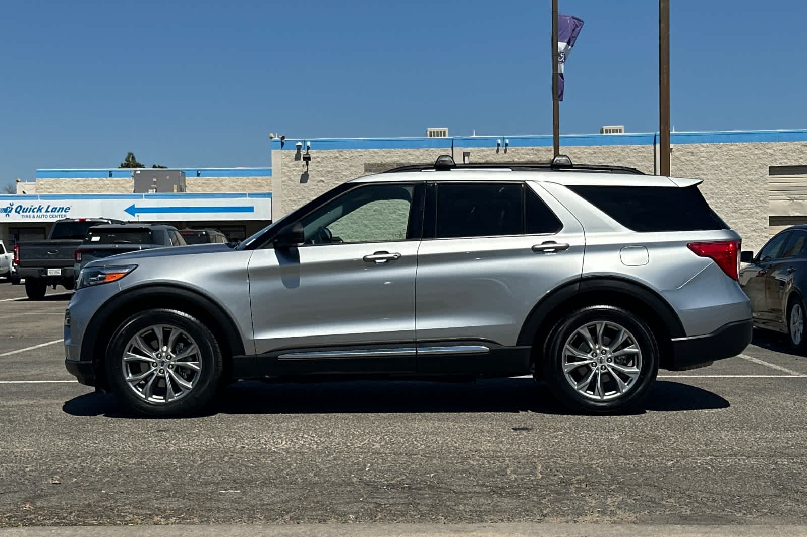 Thumbnail: 2022 Ford Explorer - 6