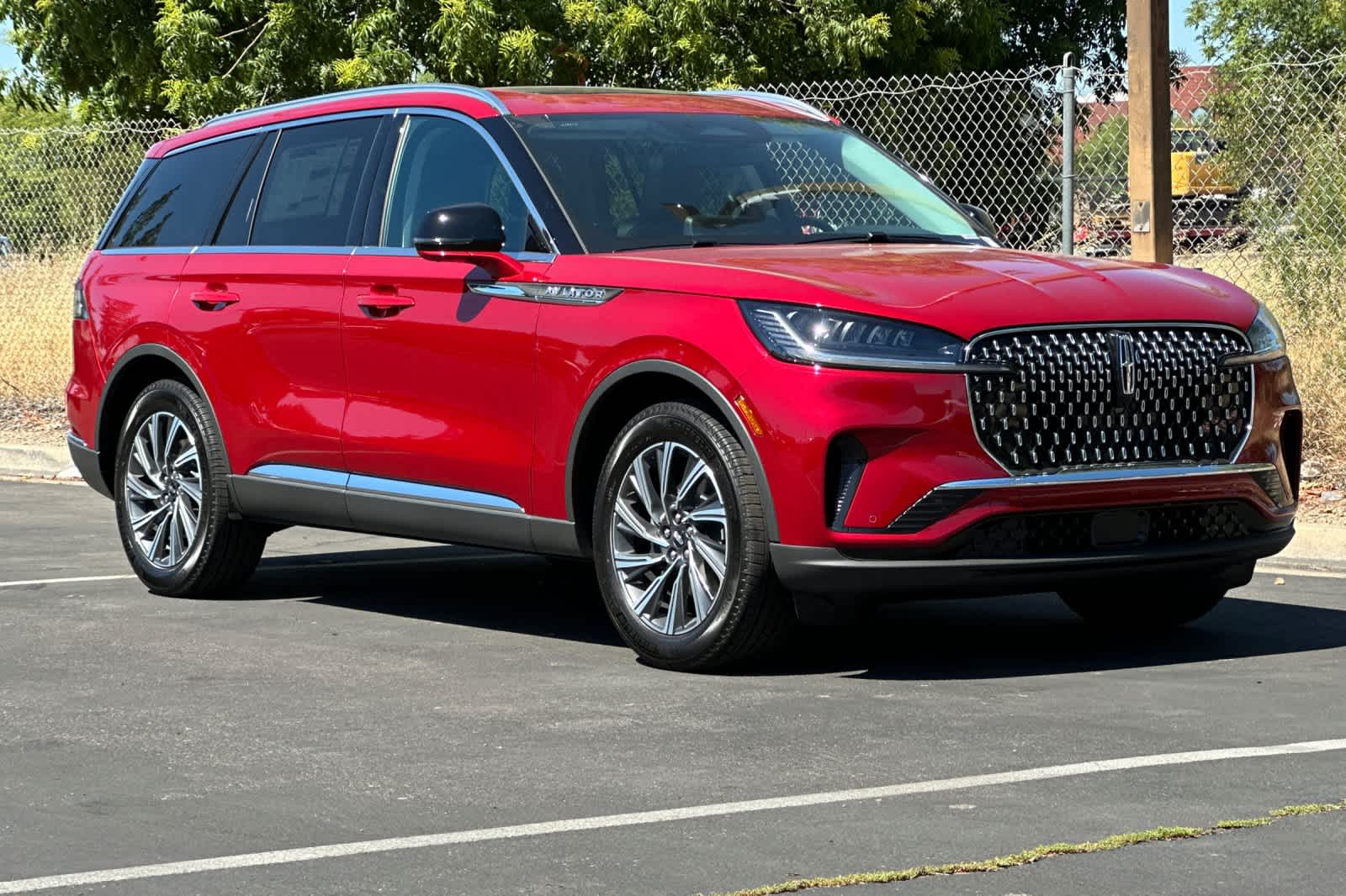 Thumbnail: 2026 Lincoln Aviator - 10