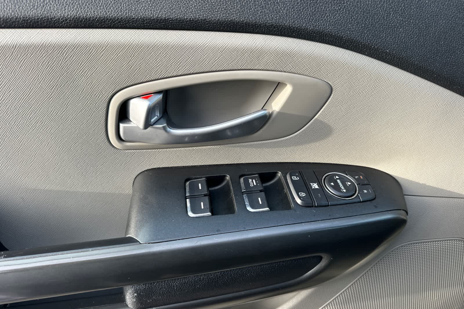 Thumbnail: 2021 Kia Sedona - 12