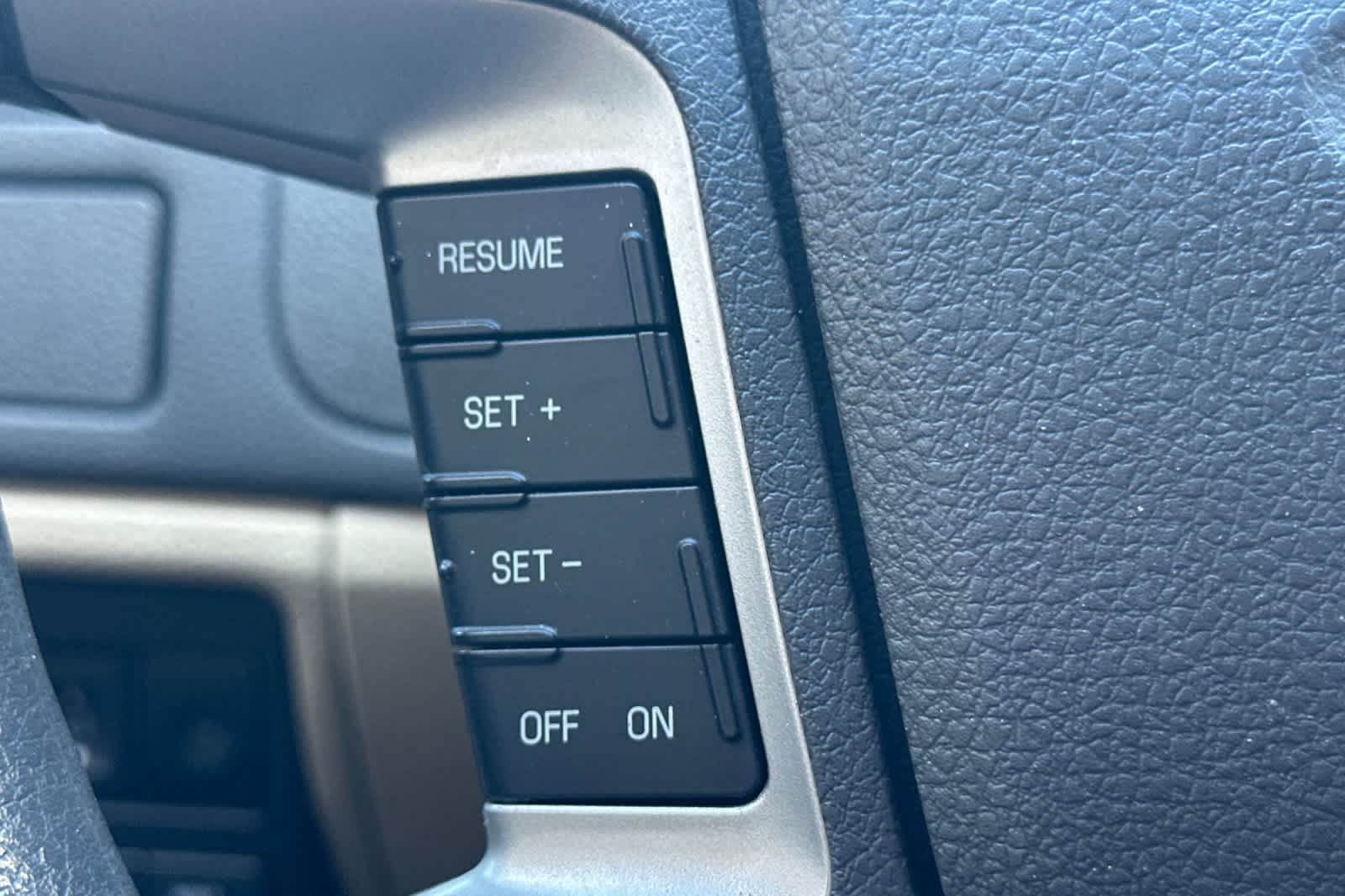 Thumbnail: 2010 Ford Fusion - 22