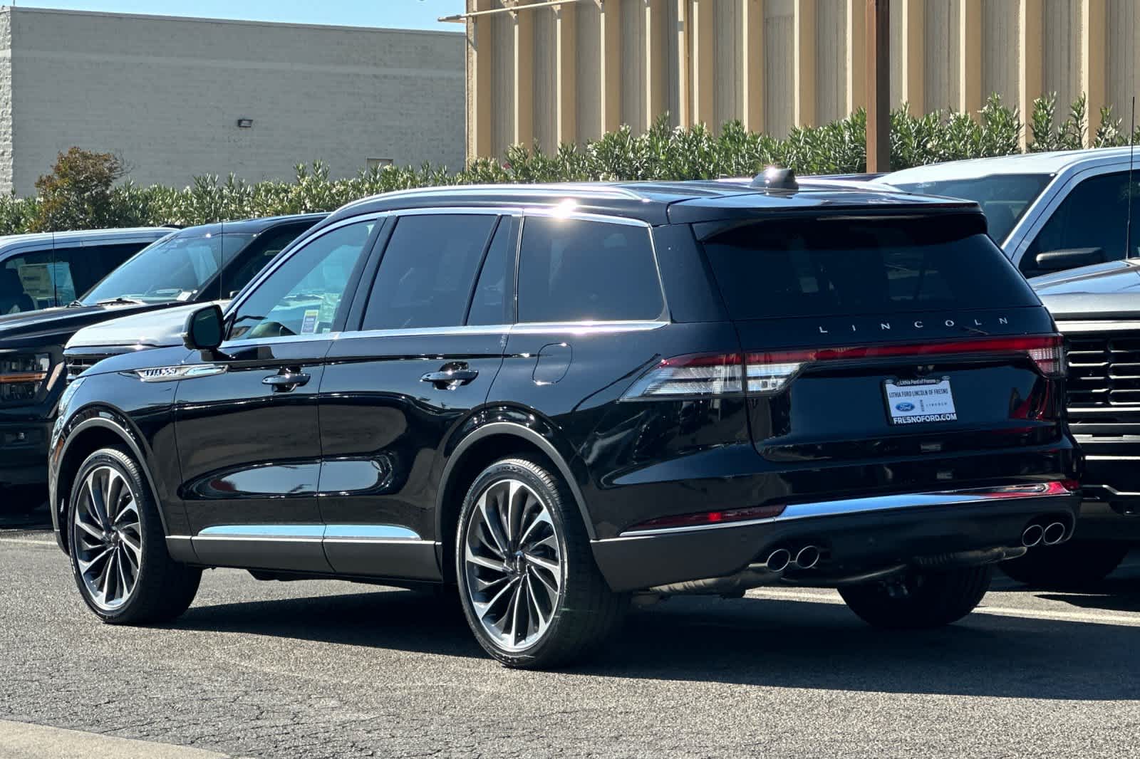 Thumbnail: 2025 Lincoln Aviator - 6