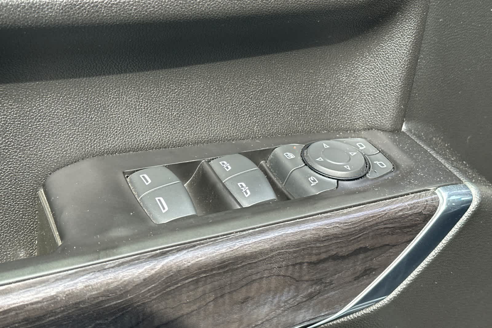 Thumbnail: 2020 Chevrolet Silverado 1500 - 14