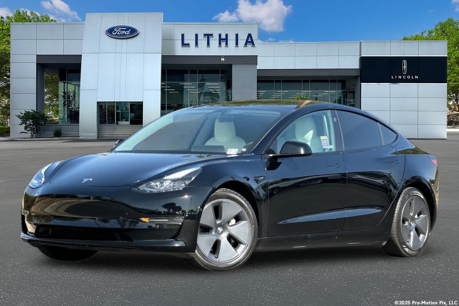 Thumbnail: 2022 Tesla Model 3 - 1
