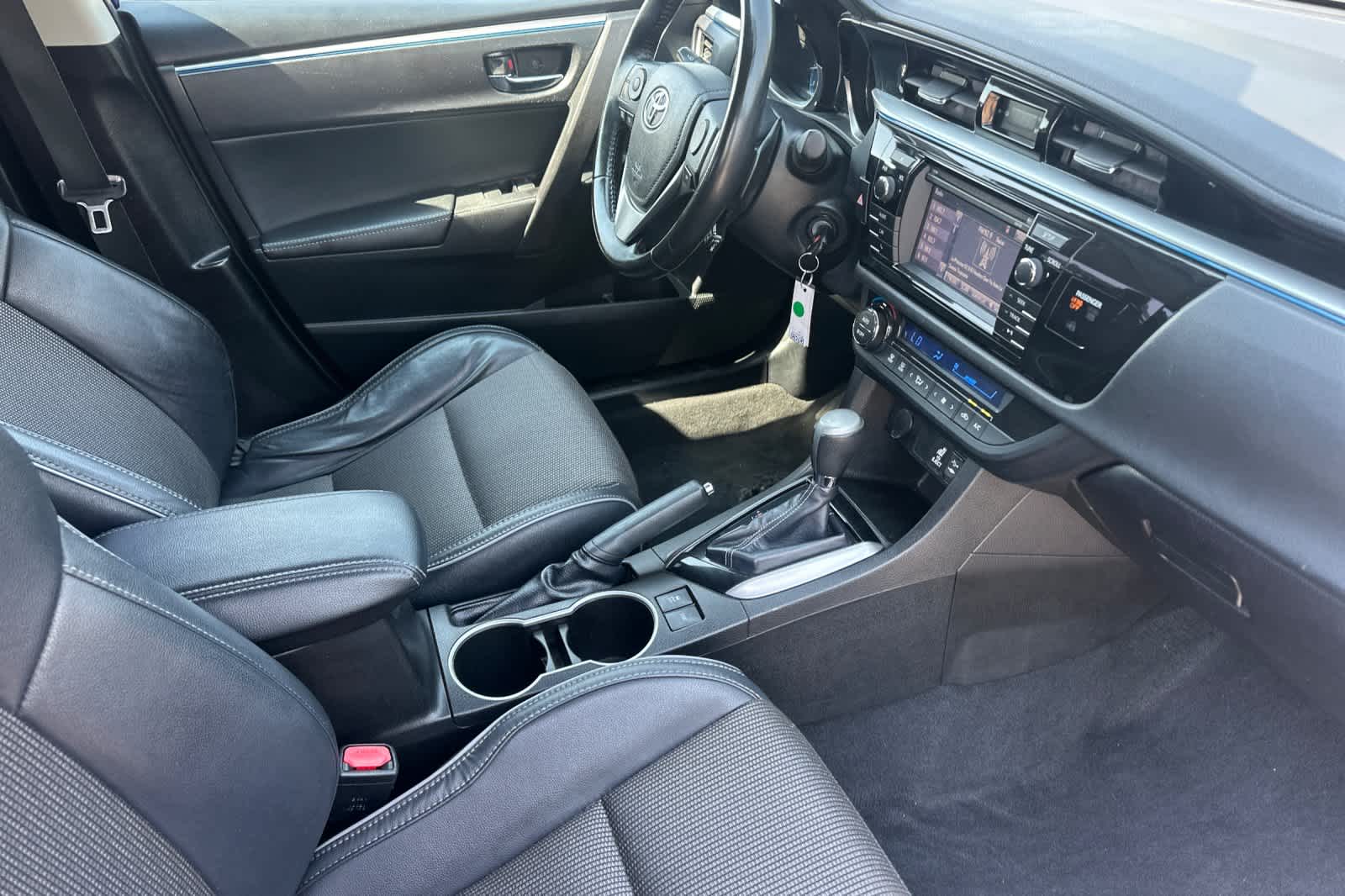 Thumbnail: 2015 Toyota Corolla - 15